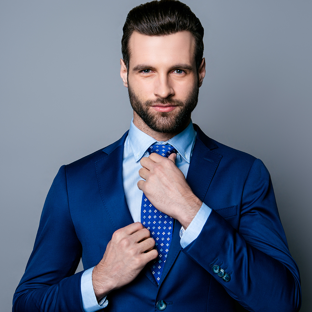 Jaki krawat do granatowego garnituru? Ten poradnik powinien przeczytać każdy elegancki mężczyzna!